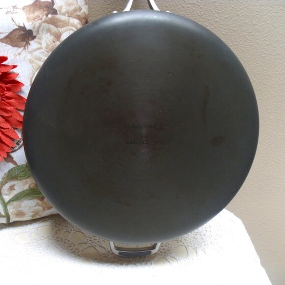 Simply Calphalon Commercial Aluminum Cookware #5005 5 qt Saute Skillet & Cover - Picture 11 of 11